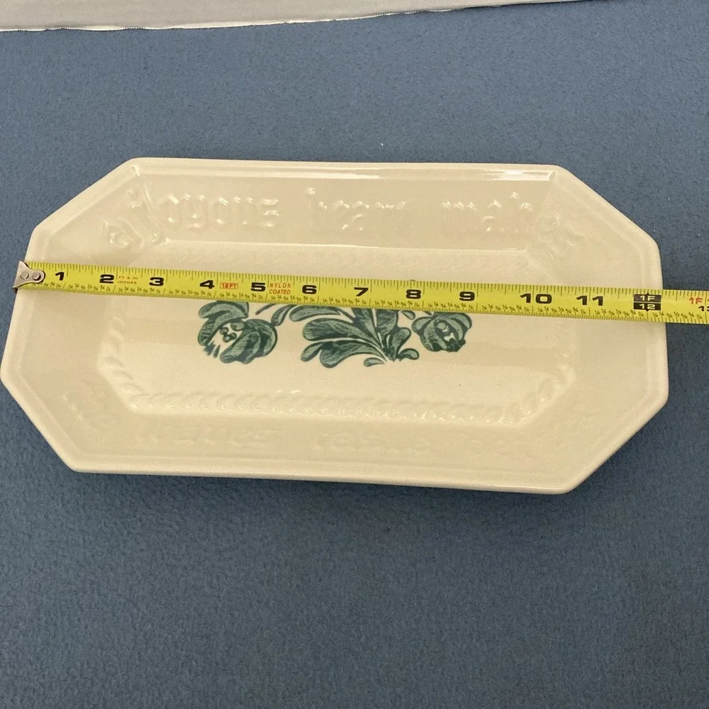 Pfaltzgraff Yorktowne Bread Tray 